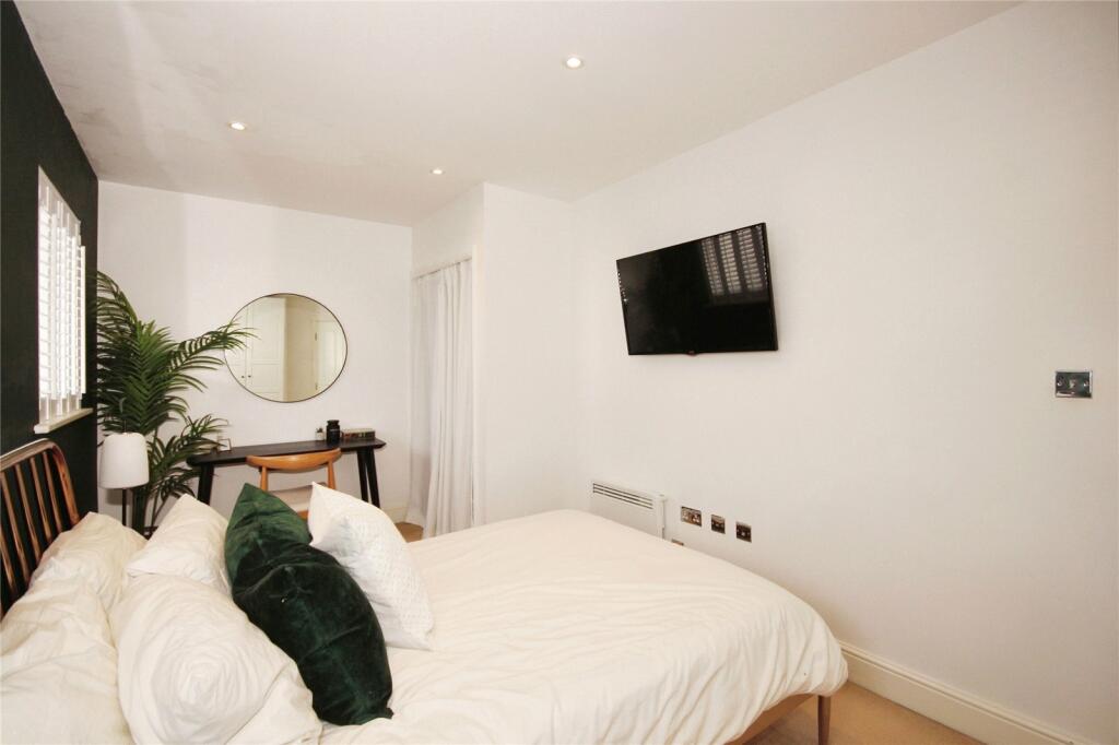 Additional image 13 of Andrews Close, Warwick, Warwickshire, CV34