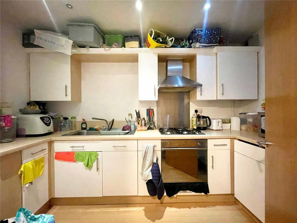 Additional image 5 of Sandpiper Close, Greenhithe, Kent, DA9