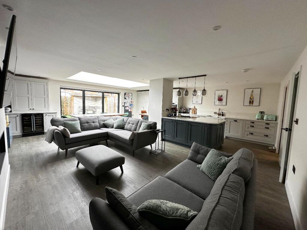 Additional image 2 of Priors Grove Close, Chase Meadow, Warwick