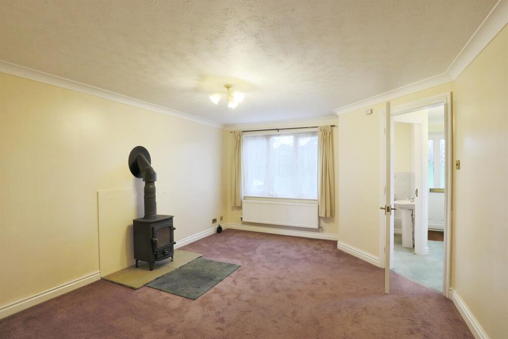 Additional image 5 of Field Gate Lane, Fenny Compton, Southam