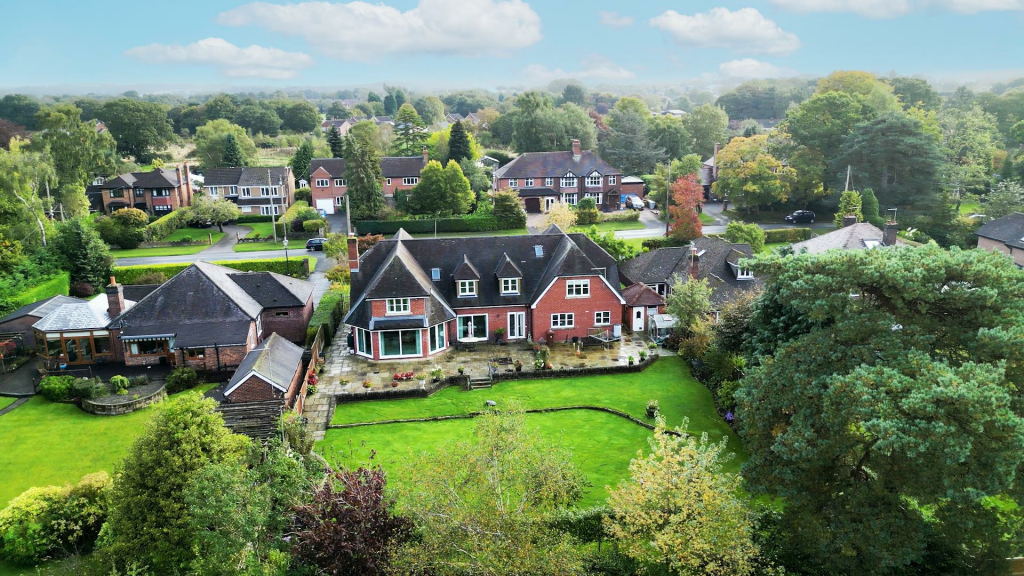 Additional image 5 of Spacious home on the exclusive Blackfirs Lane, Somerford, Congleton
