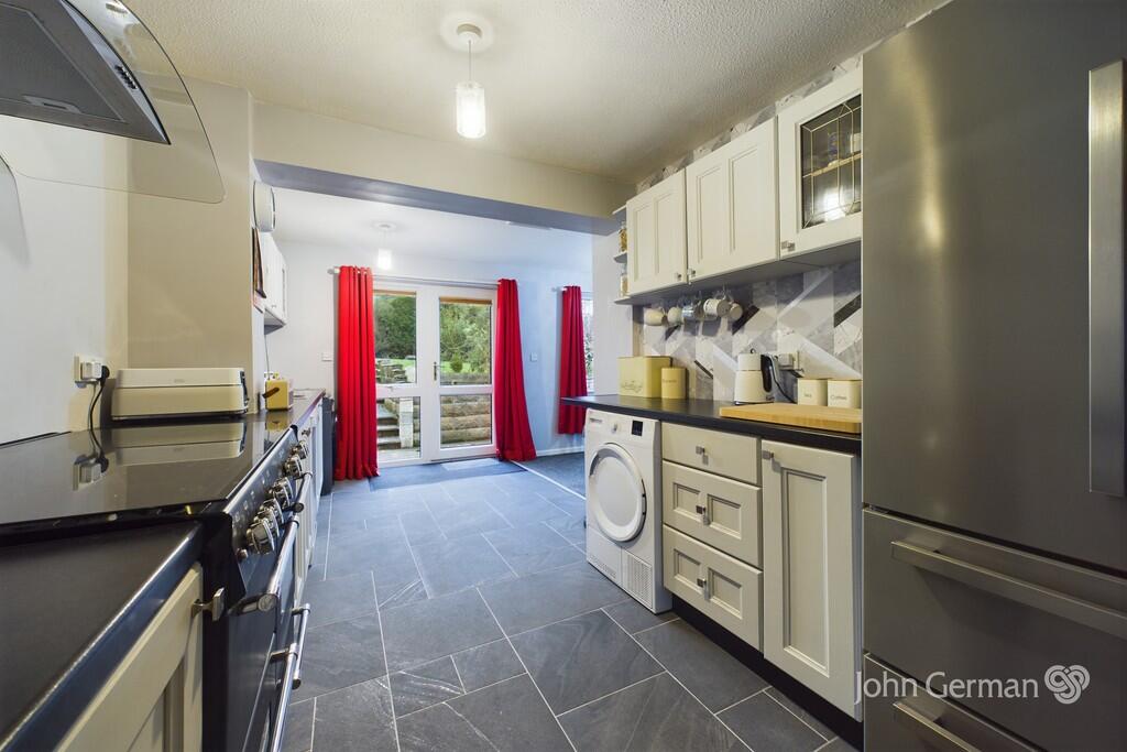 Additional image 4 of Fairfield Crescent, Newhall