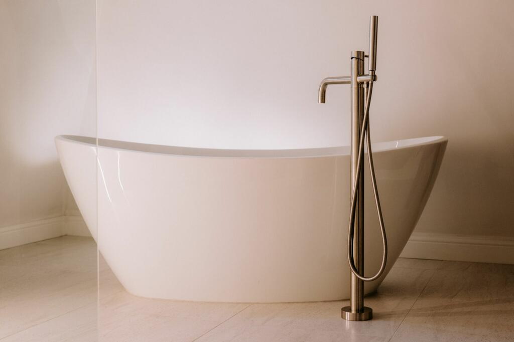 Additional image 20 of Bespoke and luxurious apartment overlooking a lake