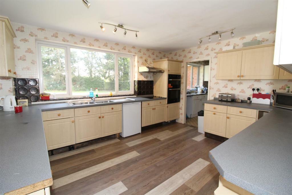 Additional image 5 of Old Mill Avenue