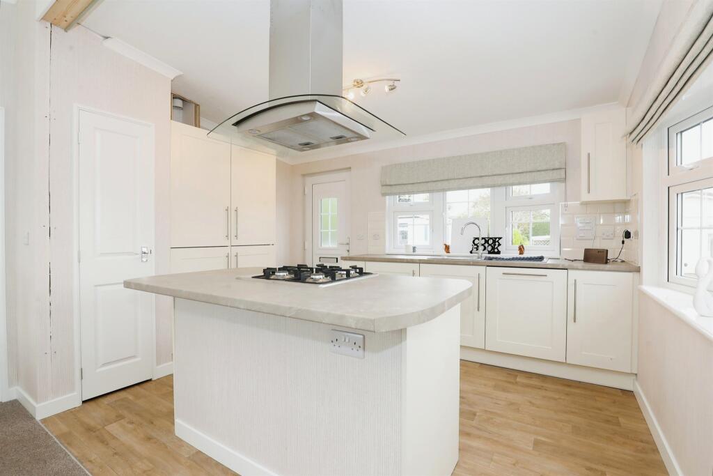 Additional image 2 of Redlands Park, Lighthorne, Warwick