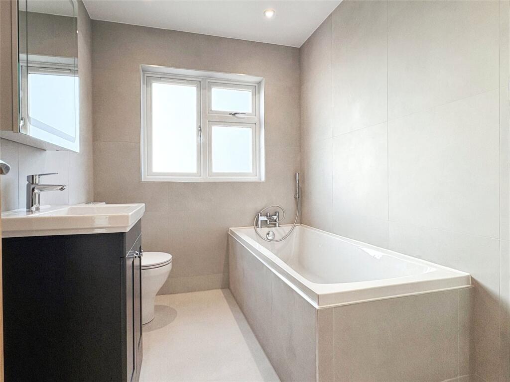 Additional image 17 of Coutts Avenue, Shorne, Gravesend, Kent, DA12