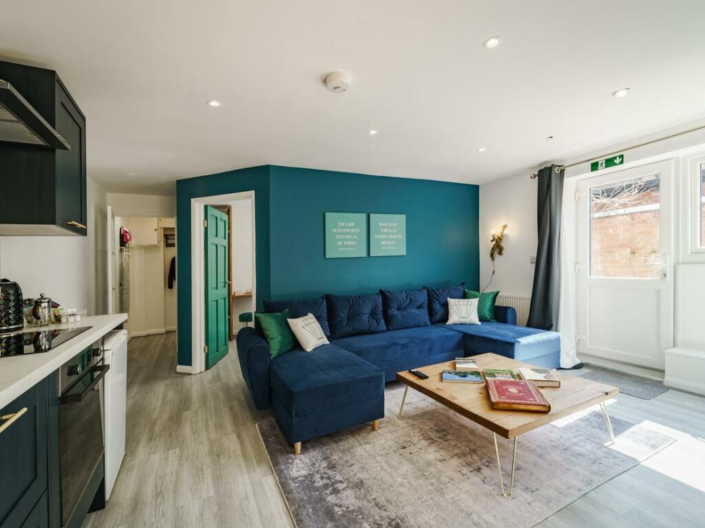 Additional image 17 of Emerald Stays at The Adelphi, 39 Grove Road, Stratford-upon-Avon, CV37 6PB