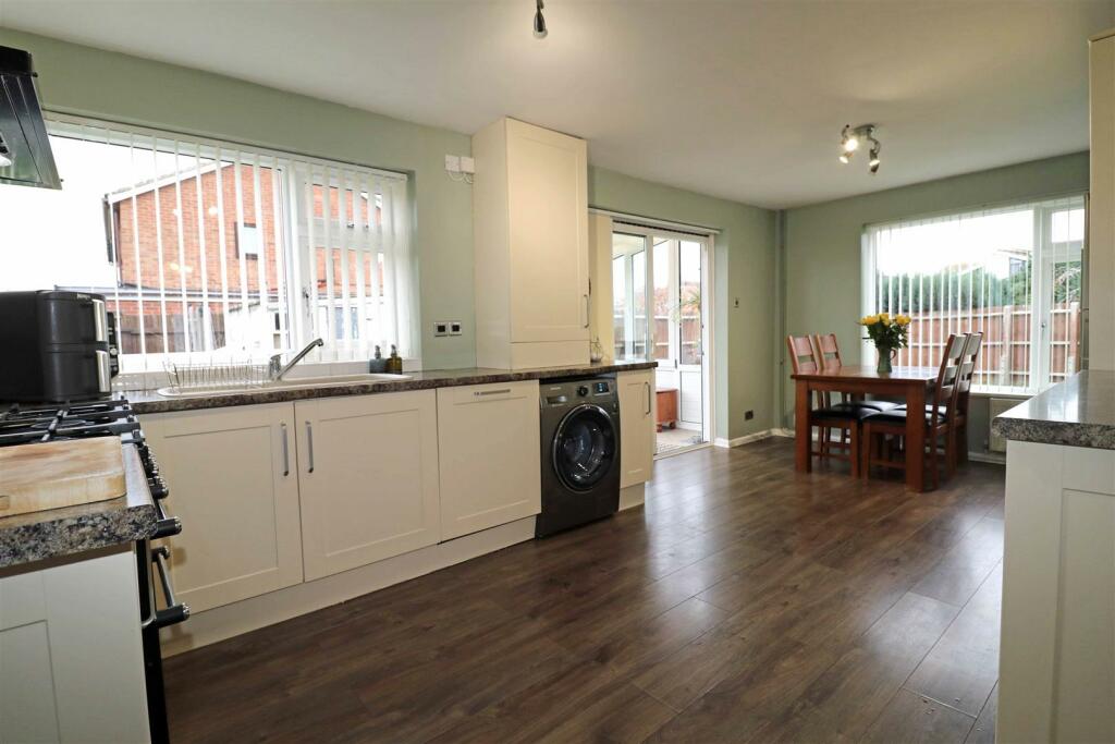 Additional image 6 of Sycamore Grove, Warwick