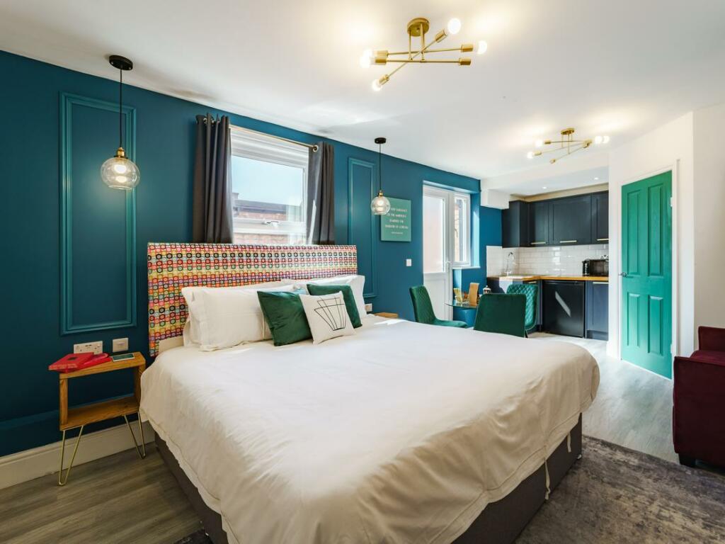 Additional image 4 of Emerald Stays at The Adelphi, 39 Grove Road, Stratford-upon-Avon, CV37 6PB