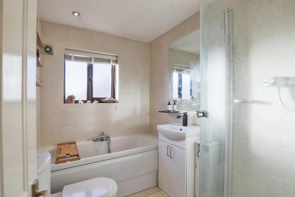 Additional image 10 of Simmons Court, Wellesbourne, Warwick