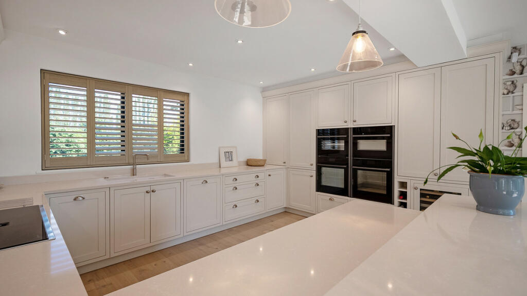 Additional image 7 of Riverside Off Tiddington Road, Stratford Upon Avon, Warwickshire. CV37 7BD