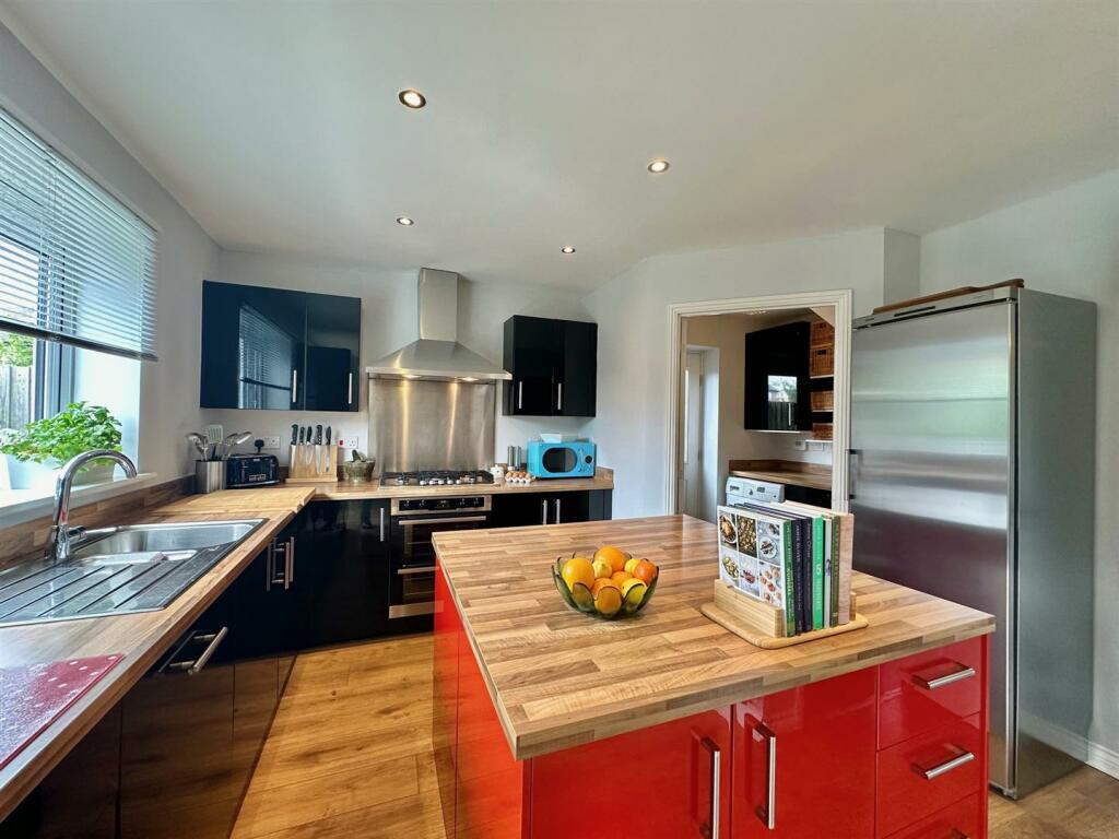 Additional image 7 of Oaks Close, Aston, Cheshire