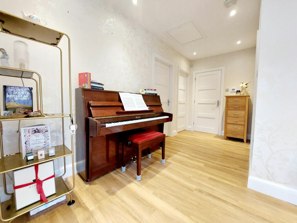 Additional image 7 of Crown Lane, Shorne, Gravesend, DA12 3DY