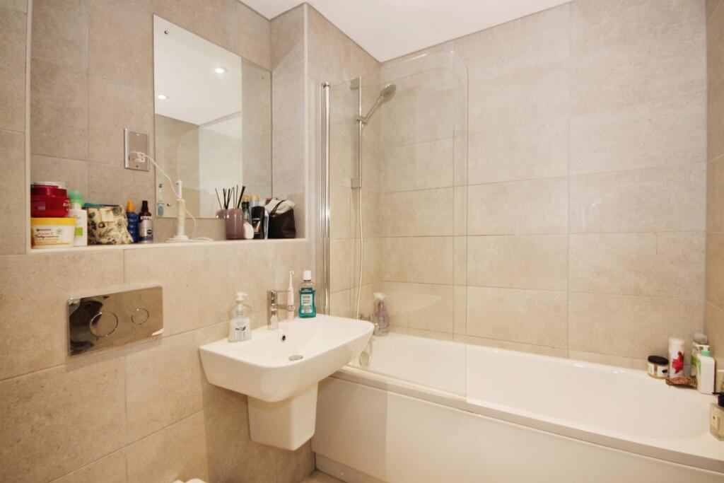 Additional image 8 of Tatler Close, WARWICK