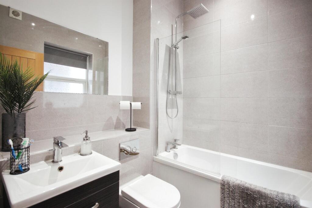 Additional image 11 of Wharf Street, WARWICK