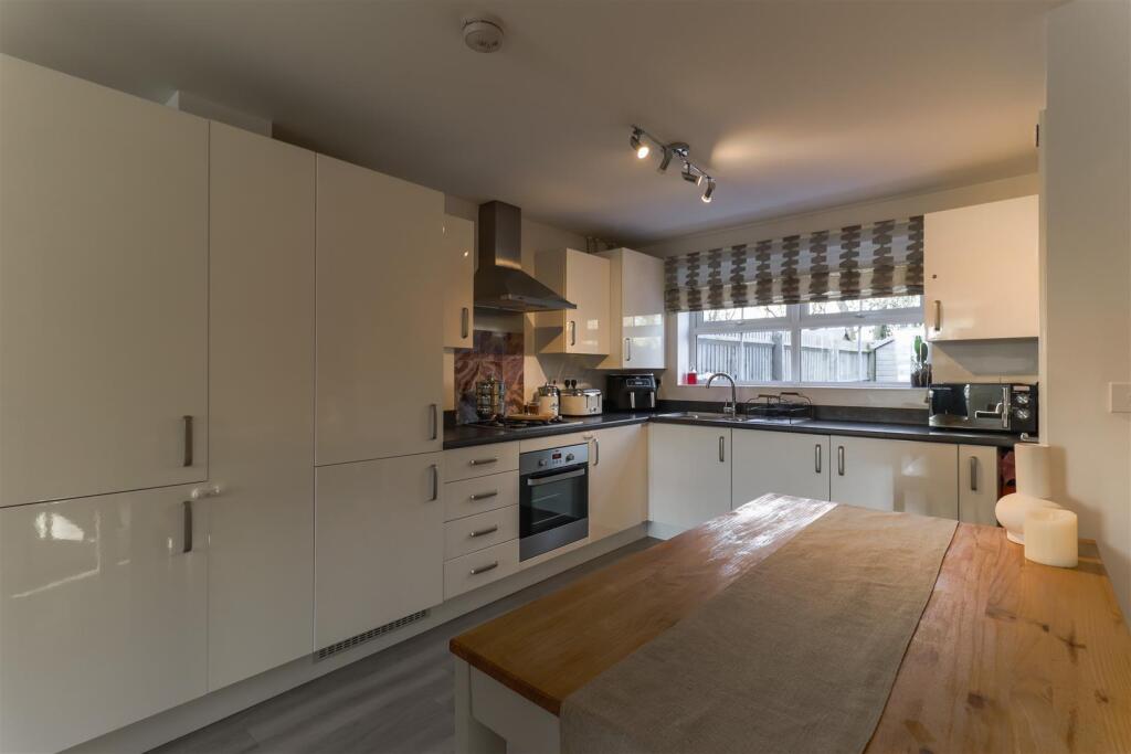 Additional image 25 of Meadow Drive, Long Itchington, Southam