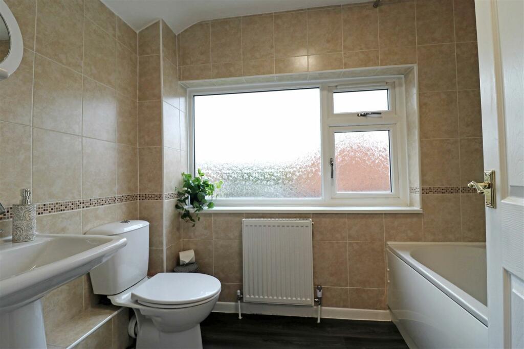 Additional image 14 of Sycamore Grove, Warwick