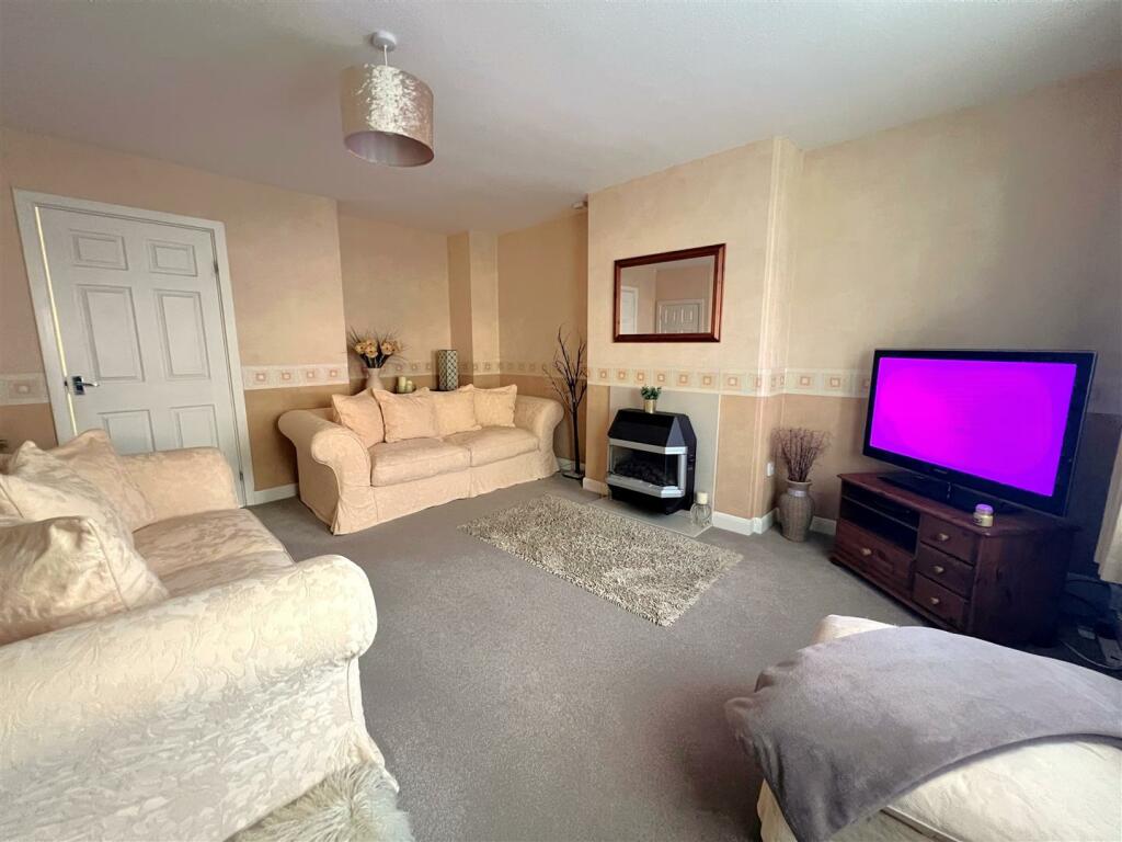 Additional image 5 of All Saints Road, Warwick