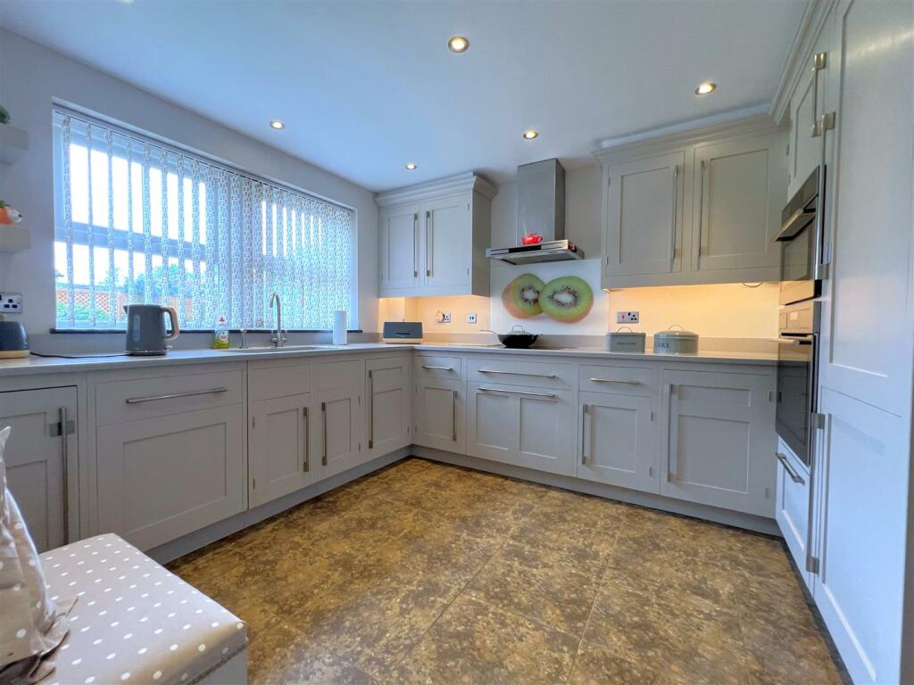 Additional image 33 of Robins Grove, Warwick