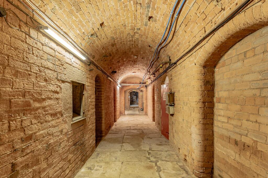 Additional image 35 of Bespoke and luxurious apartment overlooking a lake