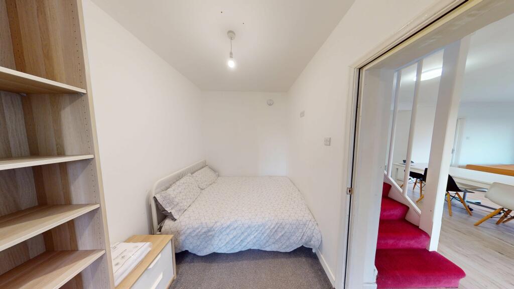 Additional image 11 of Mayorswell Close (L) 2 WEEKS RENT FREE 25/26, ,