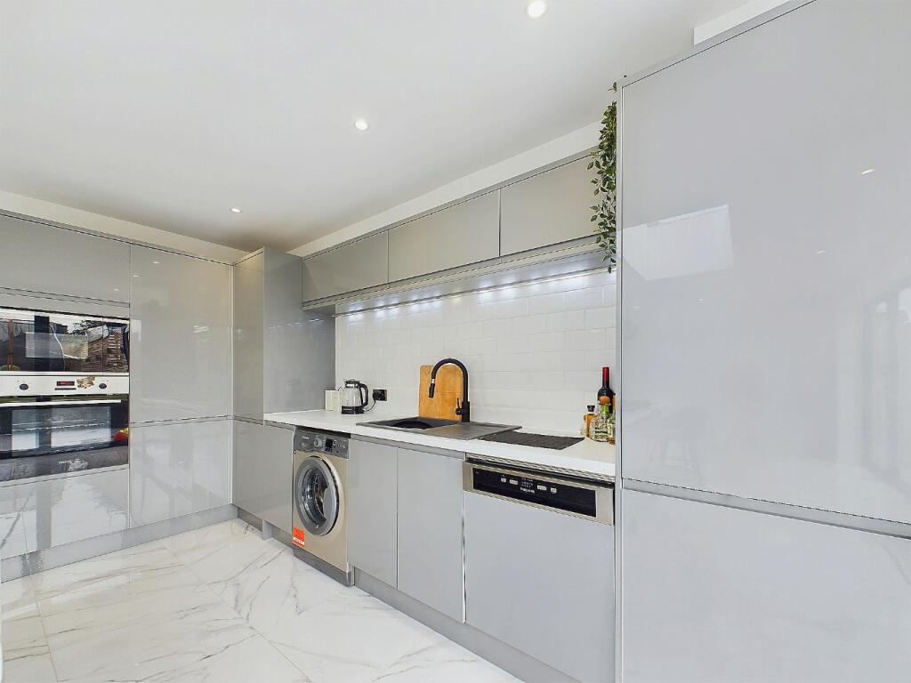 Additional image 6 of Coombfield Drive, Dartford, Kent, DA2