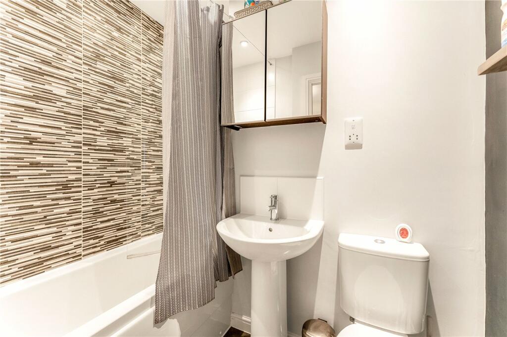 Additional image 8 of Burgundy Gardens, Leamington Spa, Warwickshire, CV31