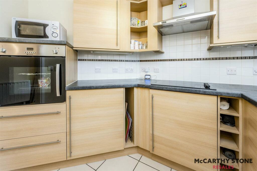 Additional image 8 of Wilton Court, Southbank Road, Kenilworth,