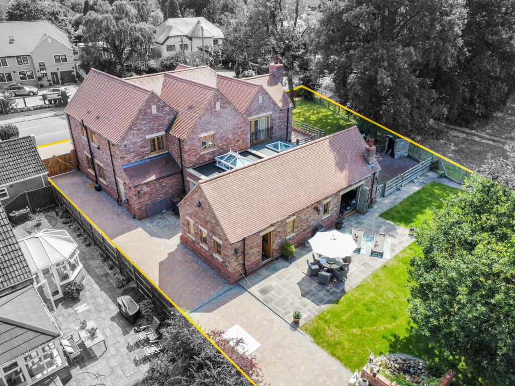 Additional image 42 of Luxury Home On Weston Lane, Bulkington, CV12 9RX