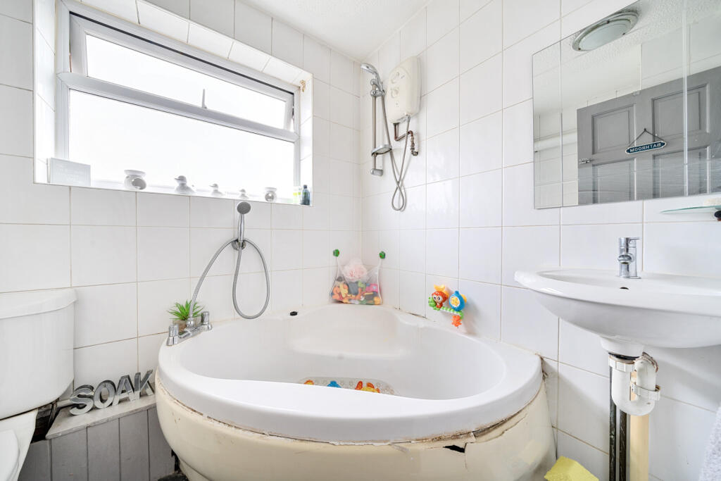 Additional image 17 of Silver Spring Close, Erith