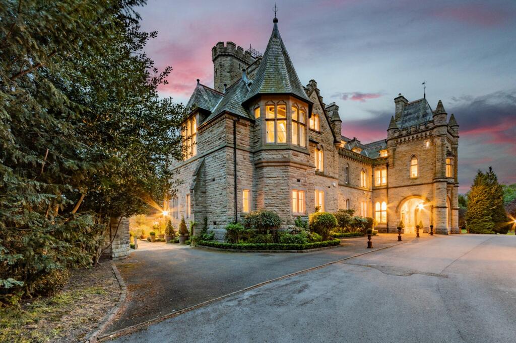 Additional image 37 of Bespoke and luxurious apartment overlooking a lake