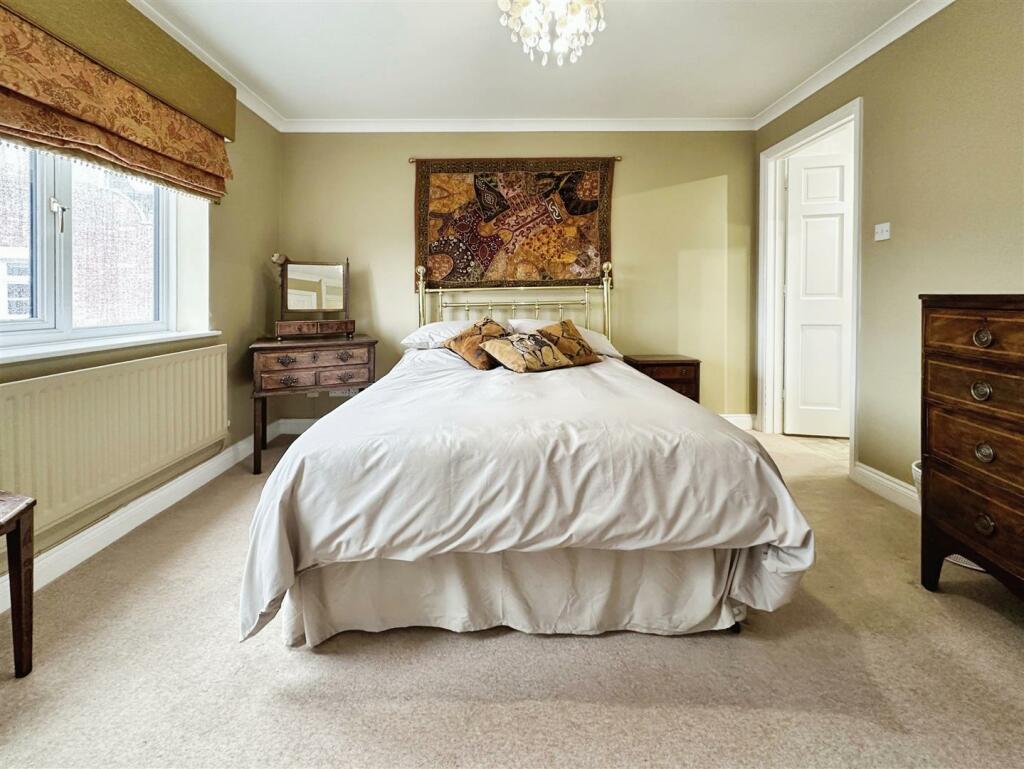 Additional image 23 of Russell Terrace, Leamington Spa