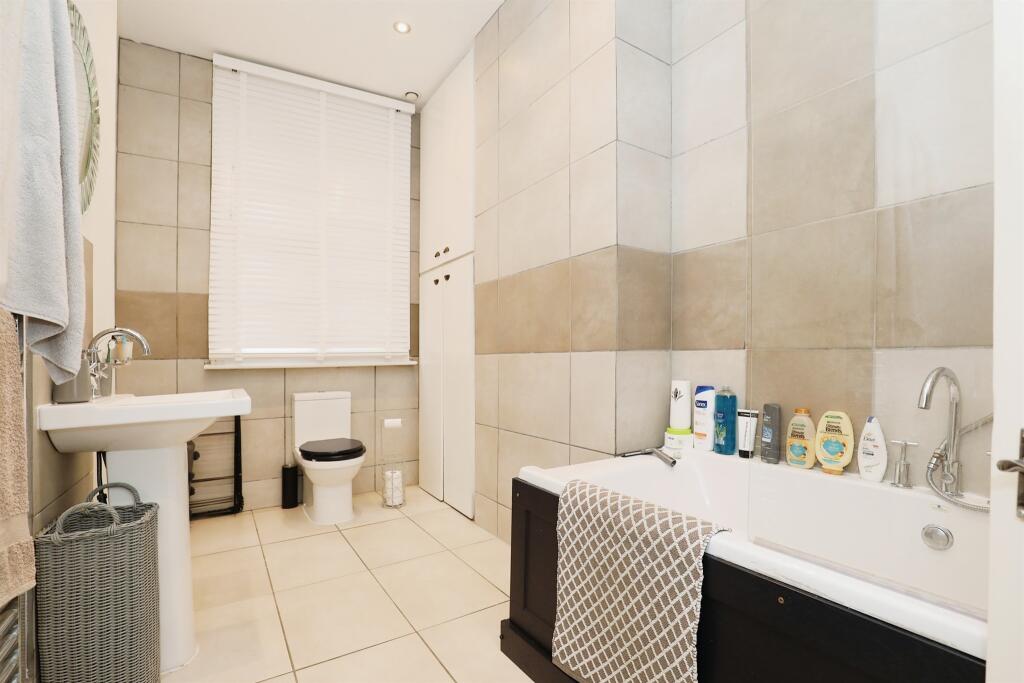 Additional image 8 of Russell Terrace, Leamington Spa