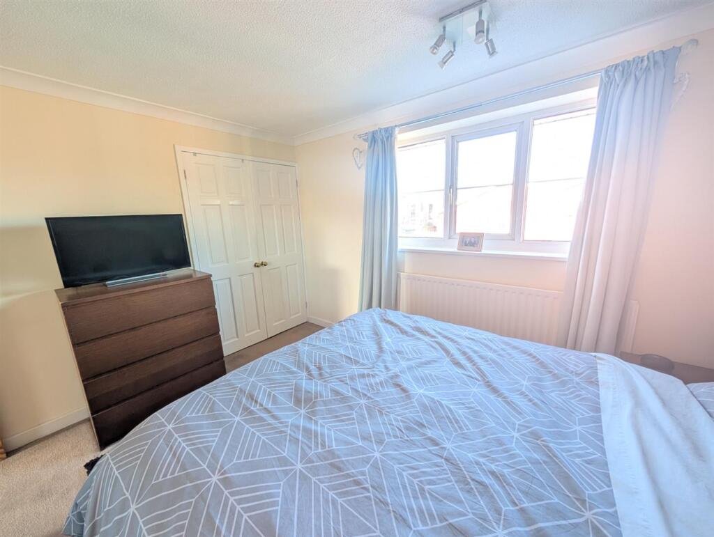 Additional image 10 of Minions Close, Atherstone