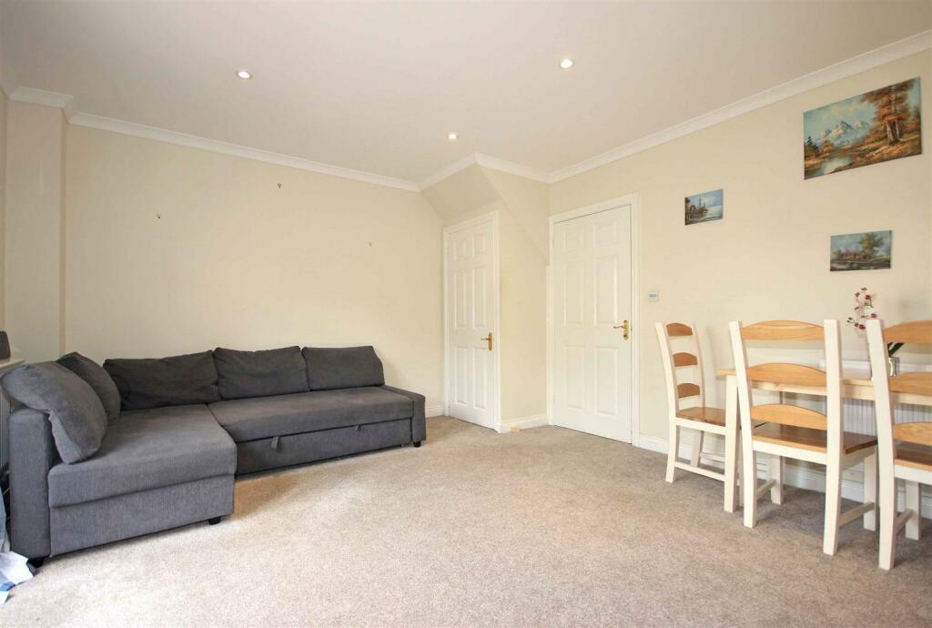 Additional image 4 of Campriano Drive, Warwick