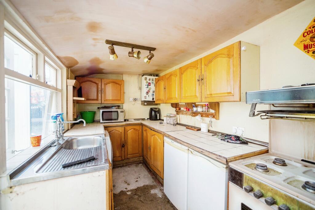 Additional image 3 of Walnut Tree Avenue, Dartford, DA1