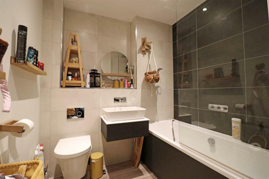 Additional image 8 of Conrad Lewis Way, Warwick