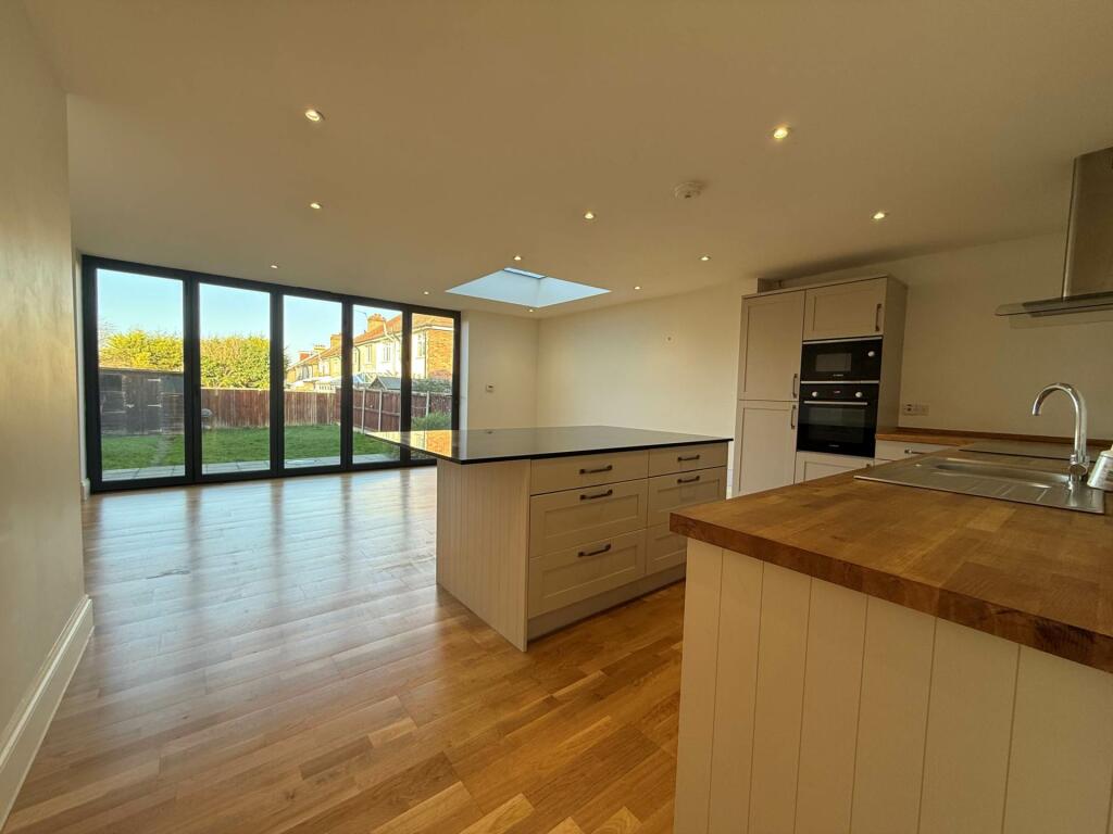 Additional image 4 of Ightham Road, Erith ** VIDEO & 3D FLOORPLAN AVAILABLE **