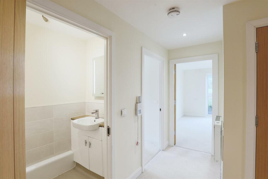 Additional image 12 of Harvard Place, Stratford-Upon-Avon, Warwickshire CV37 8GA