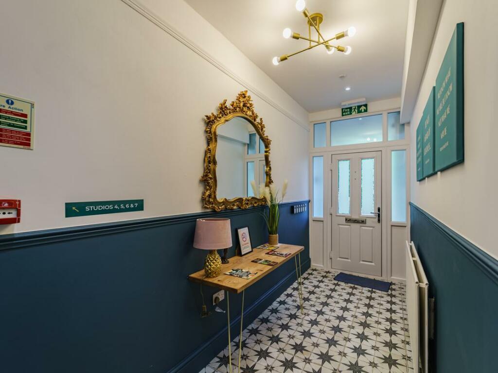Additional image 16 of Emerald Stays at The Adelphi, 39 Grove Road, Stratford-upon-Avon, CV37 6PB
