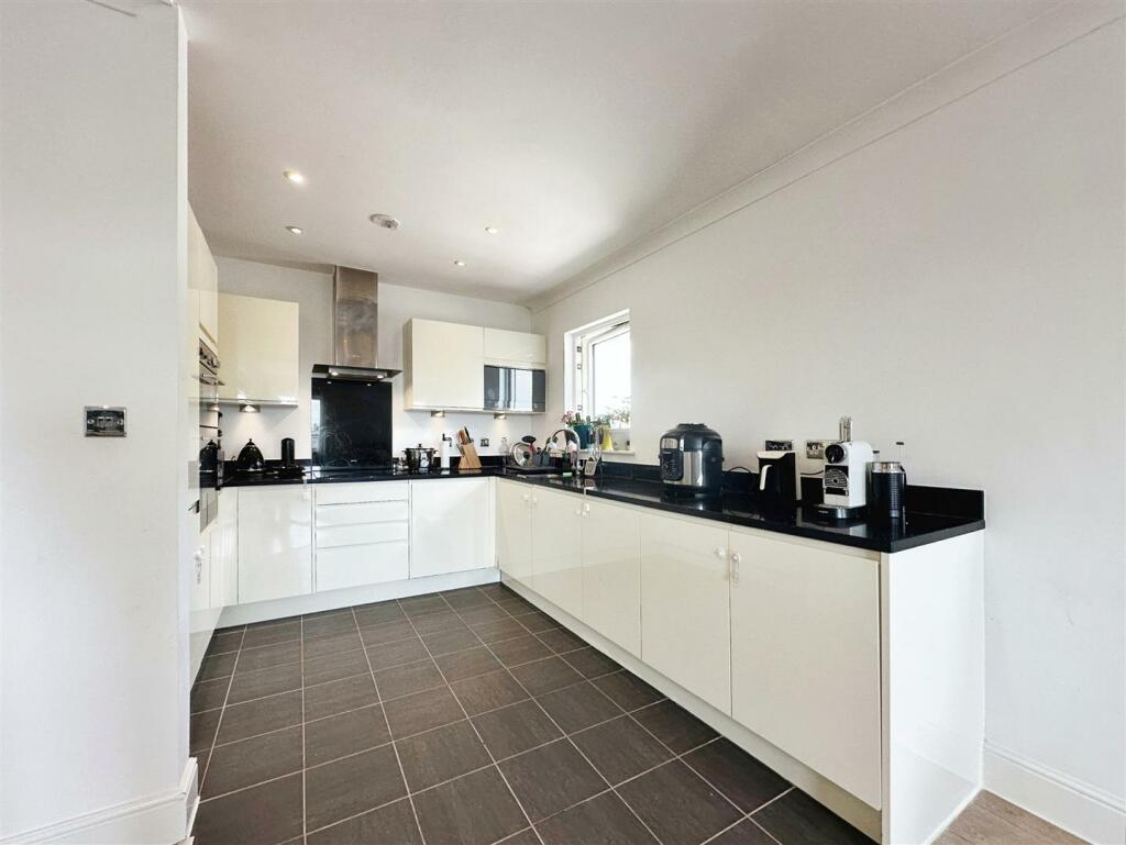 Additional image 7 of Andrews Close, Warwick