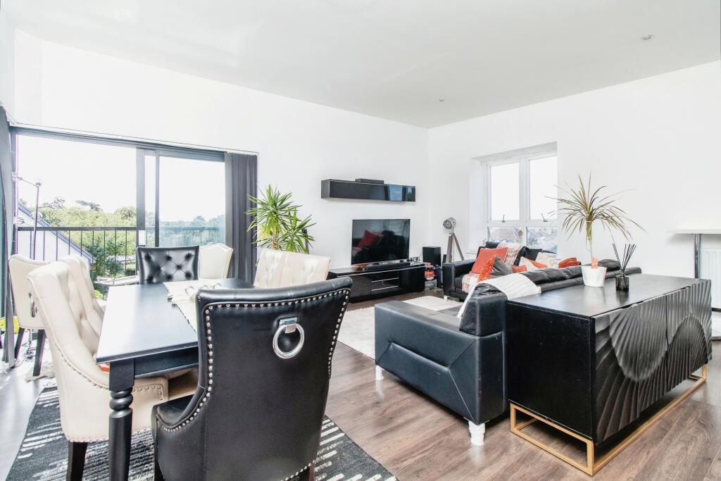 Additional image 3 of Southfields Green, GRAVESEND, Kent, DA11