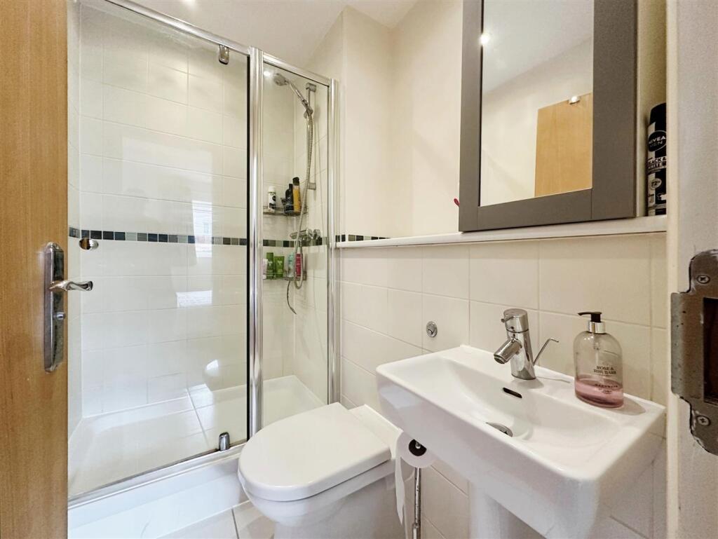 Additional image 6 of Trent Place, Warwick