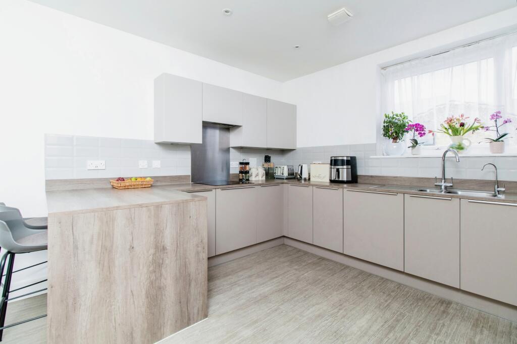 Additional image 3 of Ballast Road, Erith, DA8