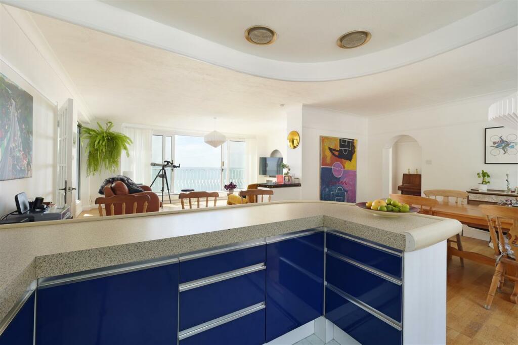 Additional image 14 of The Penthouse, 8 Cliffe House, Folkestone