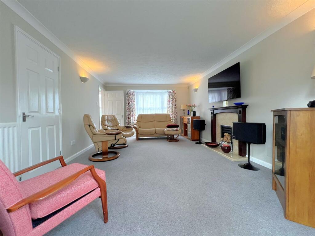 Additional image 34 of Robins Grove, Warwick