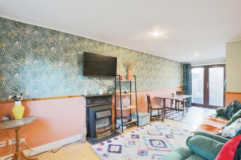 Additional image 5 of Simmons Court, Wellesbourne, Warwick