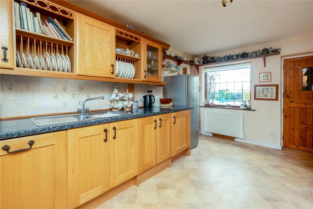 Additional image 6 of Main Street, Long Compton, Shipton-On-Stour, Warwickshire, CV36