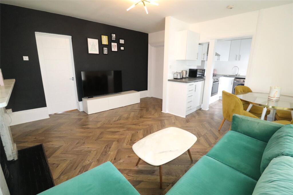 Additional image 5 of Park Crescent, Erith, DA8