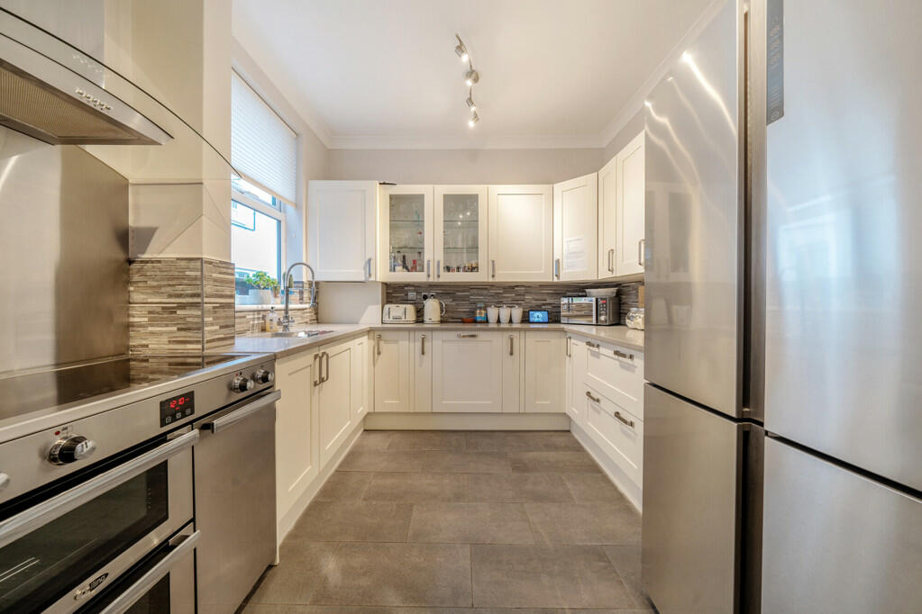 Additional image 23 of Avenue Road, Kent